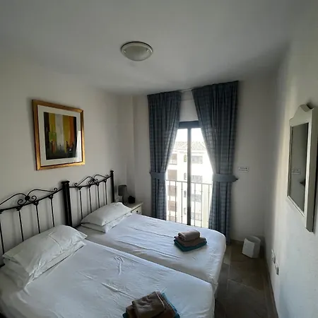3 Bed Beachfront Penthouse With Great Views *