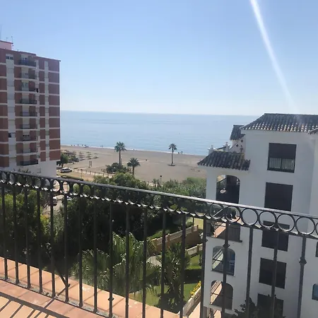 Apartment 3 Bed Beachfront Penthouse With Great Views