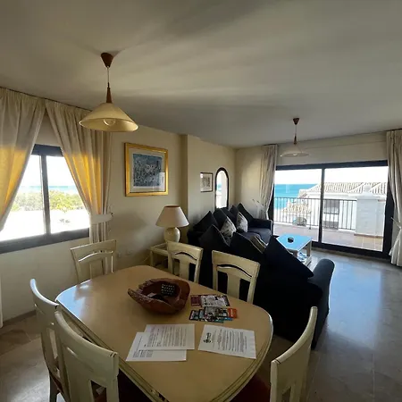 Апартаменты 3 Bed Beachfront Penthouse 854 With Great Views Манилва